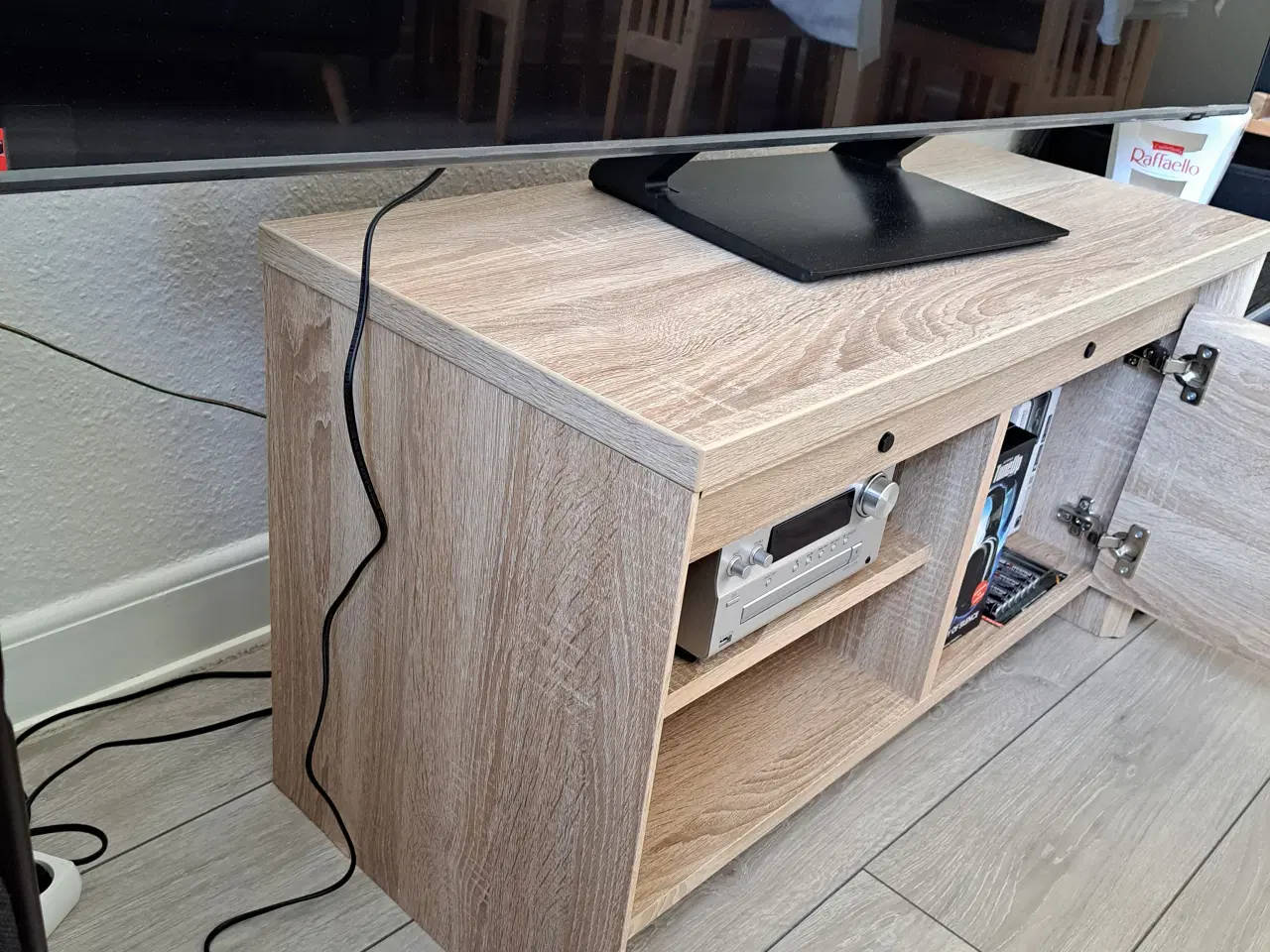 Billede 5 - Jysk Haslund 1 låge tv bord sælges