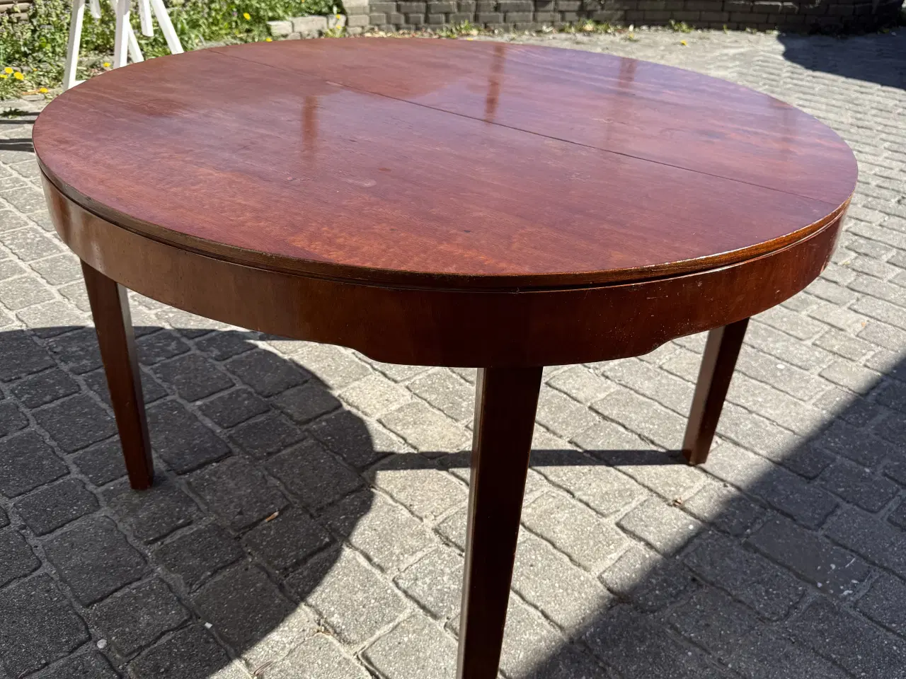 Billede 9 - Rundt spisebord m/3 tillægsplader 