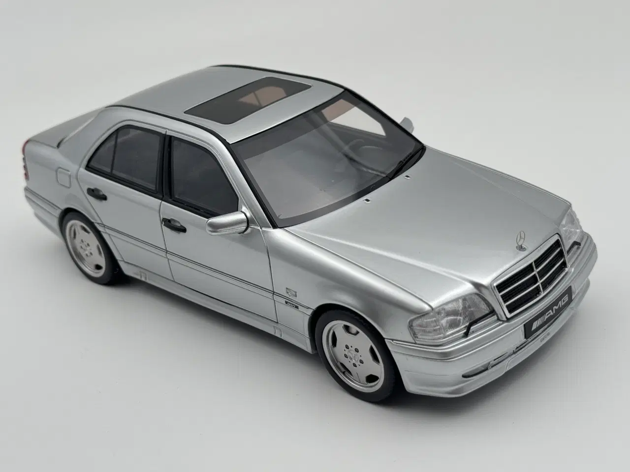 Billede 5 - 1990 Mercedes C36 AMG C-Klasse - 1:18