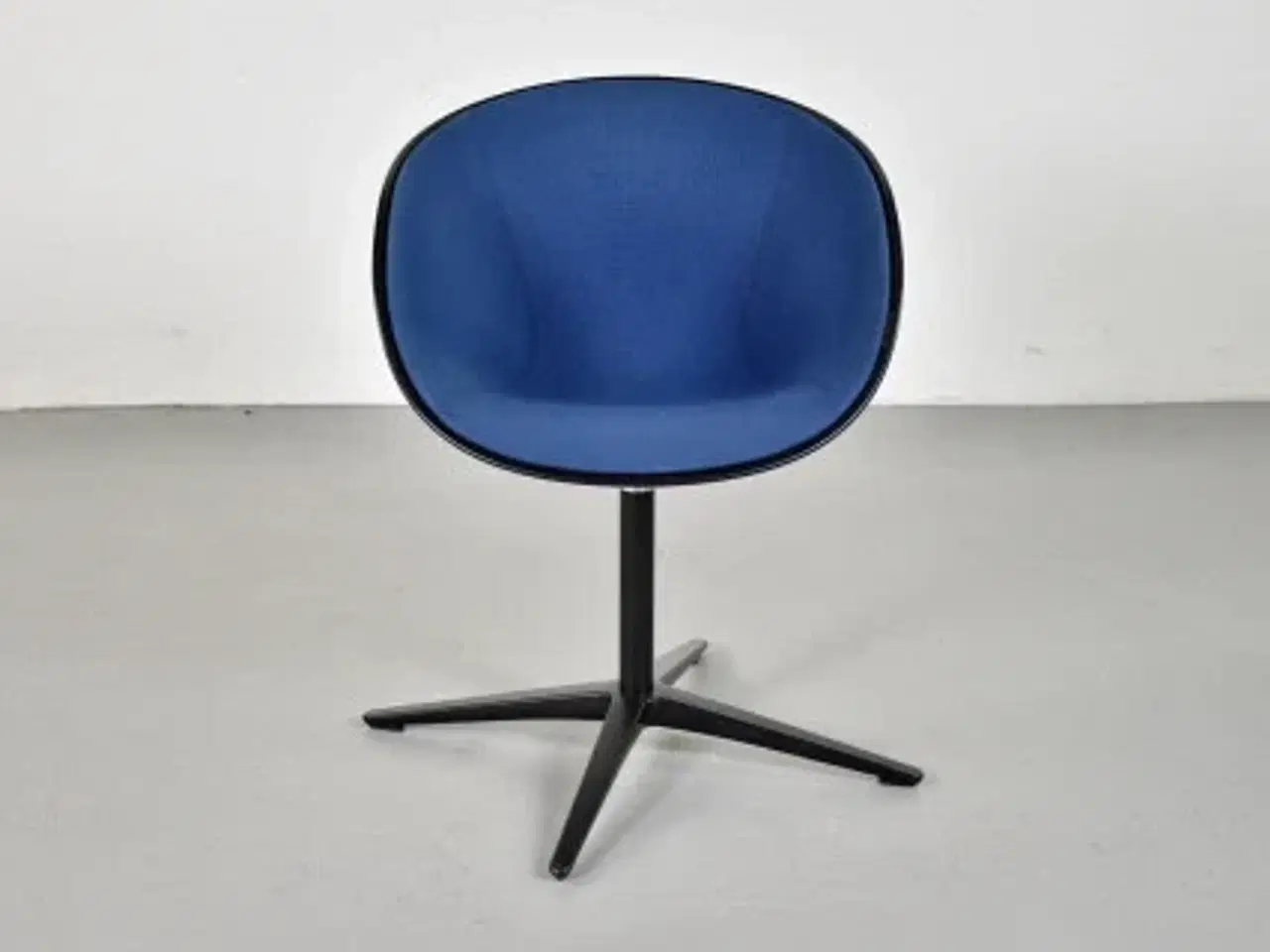 Billede 4 - Fritz hansen rin konferencestol med sort skal og farvet polster, sæt à 6 stk.