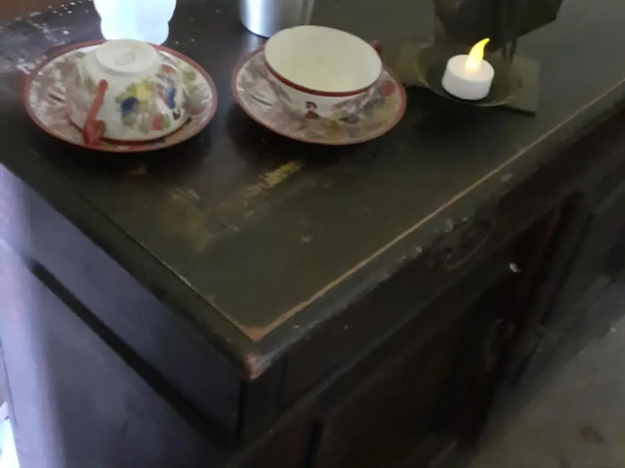 Billede 1 - en vase 50 kr .2mokka kopper med underkop 100kr .1