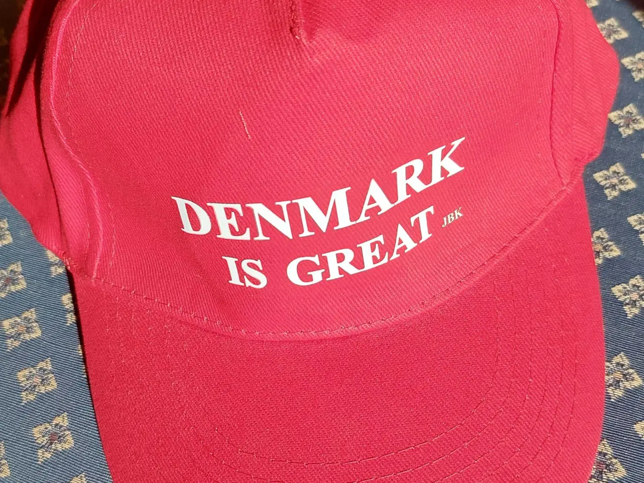Billede 1 - Røde caps med teksten Denmark is Great