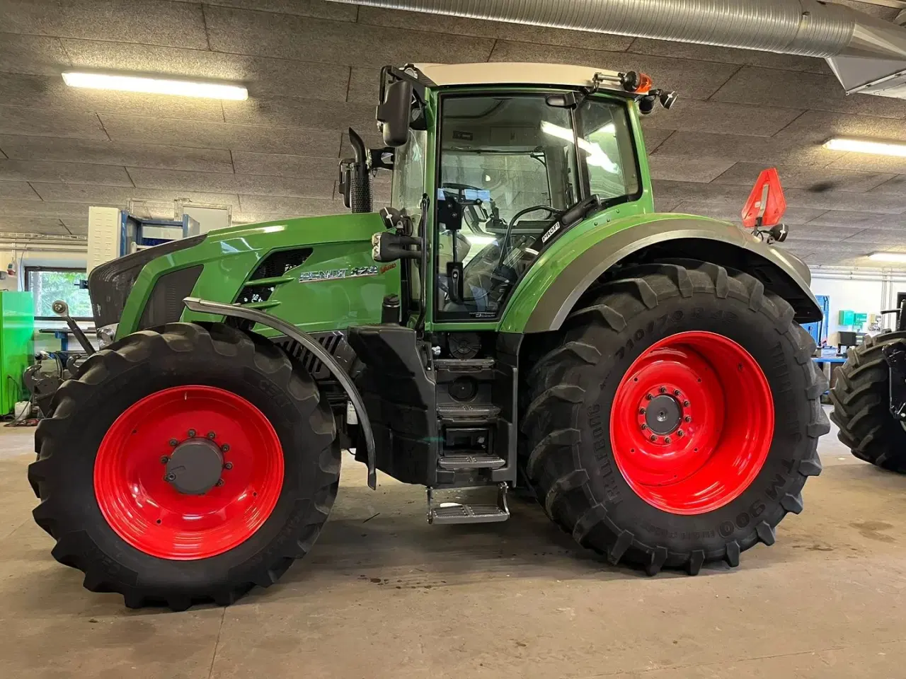 Billede 11 - Fendt 828 Profi model.  Meget flot traktor med nye fordæk.