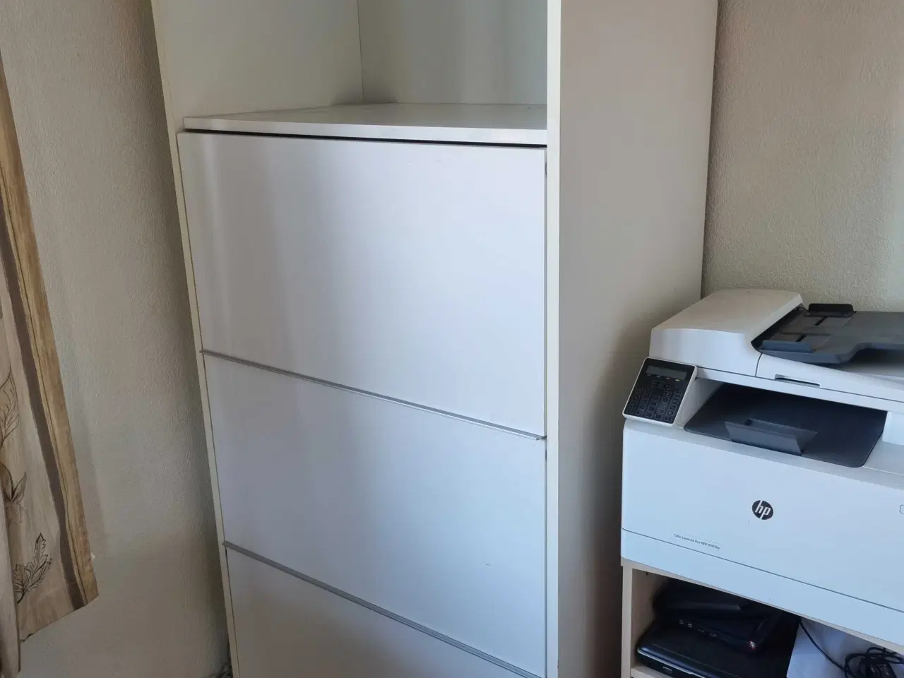 Billede 2 - 2stk Reoler med låger