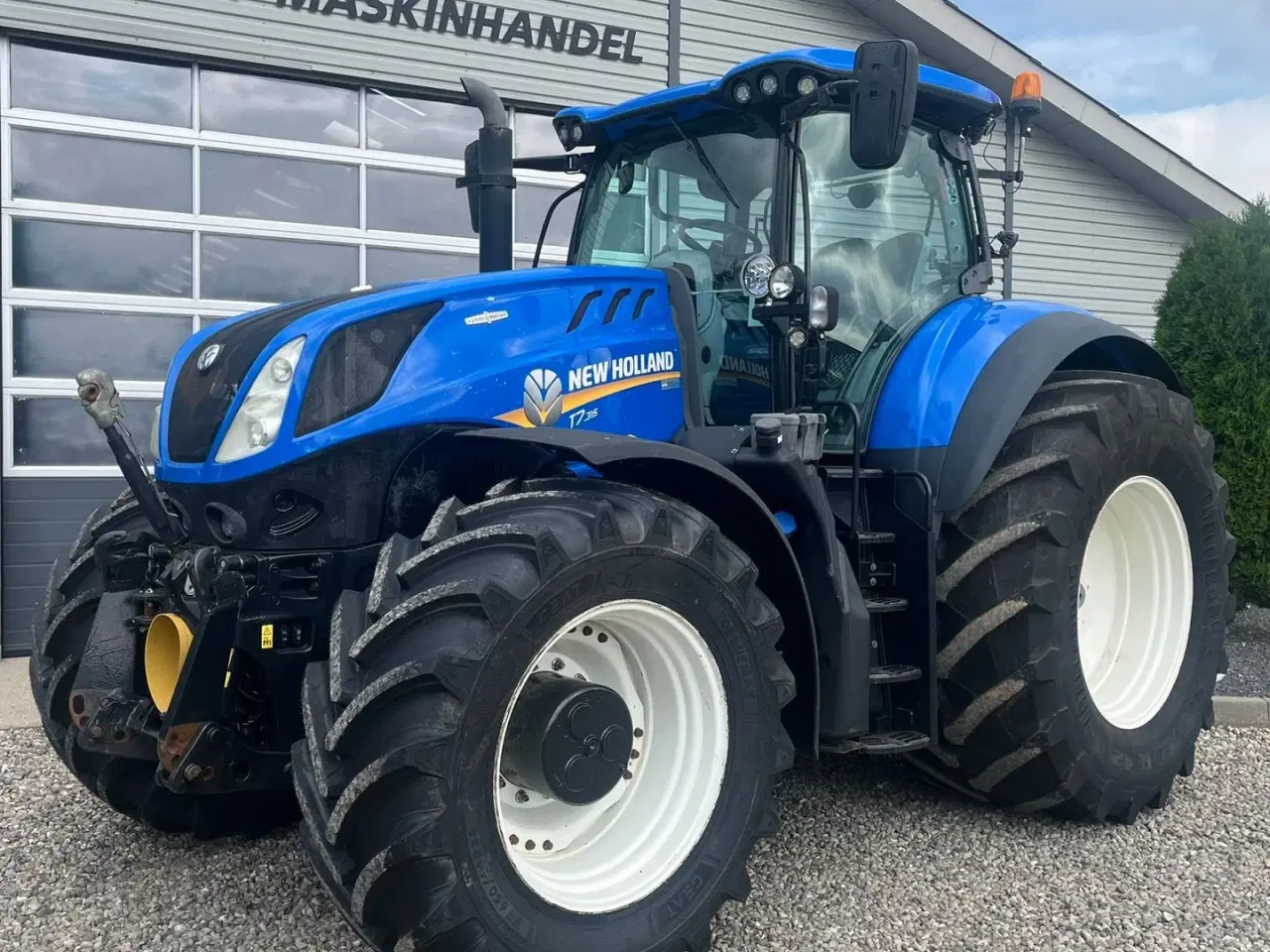 Billede 2 - New Holland T7.315 HD med frontlift og front PTO, samt NYE 650mm fordæk og store 900mm hjul.
