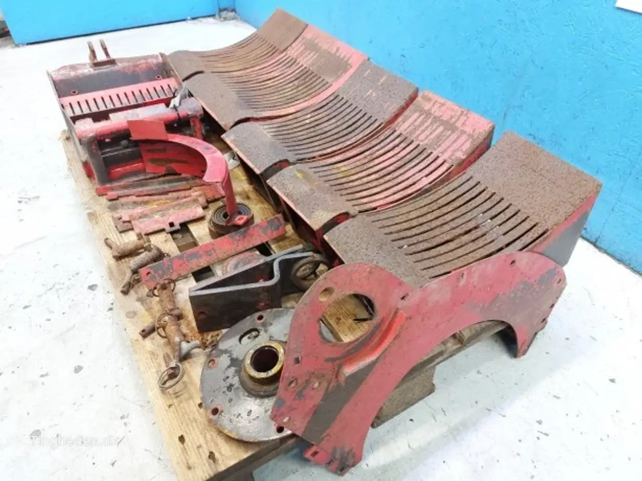 Billede 10 - Hesston 4700 Kniveholder Sæt 63103400 Ollerup Snitter