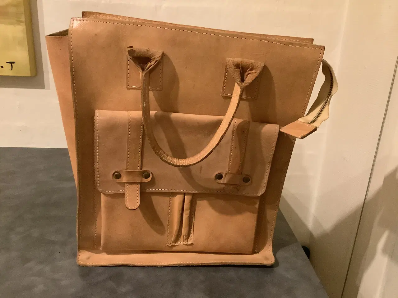 Billede 1 - Retro håndtaske i læder med lynlås 