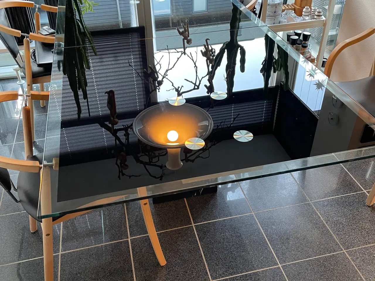 Billede 1 - Spisebord i glas +skænk