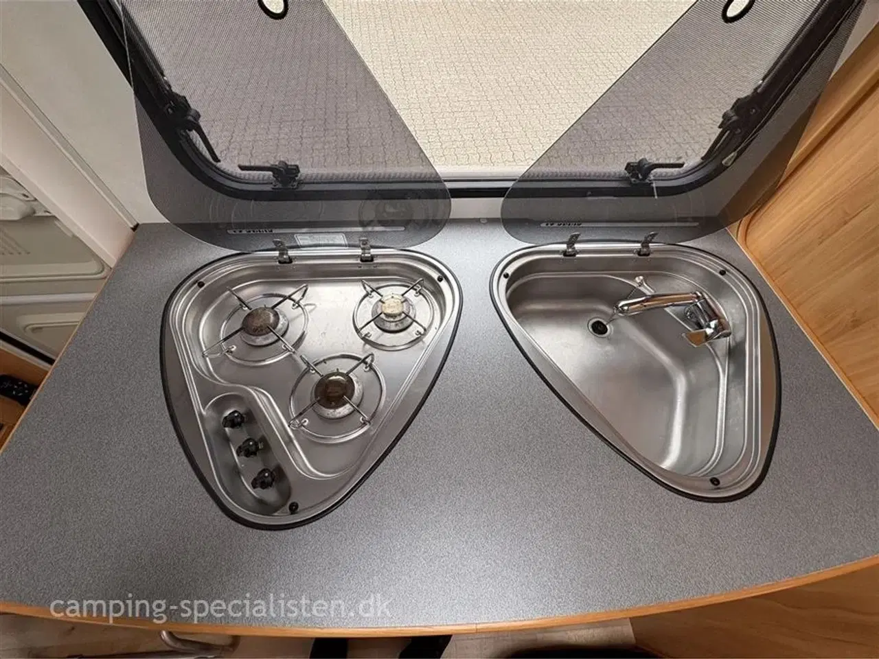 Billede 6 - 2004 - Adria Adora 512 UL   Adria Adora 512 UL 2004 - Se den nu hos Camping-Specialisten.dk