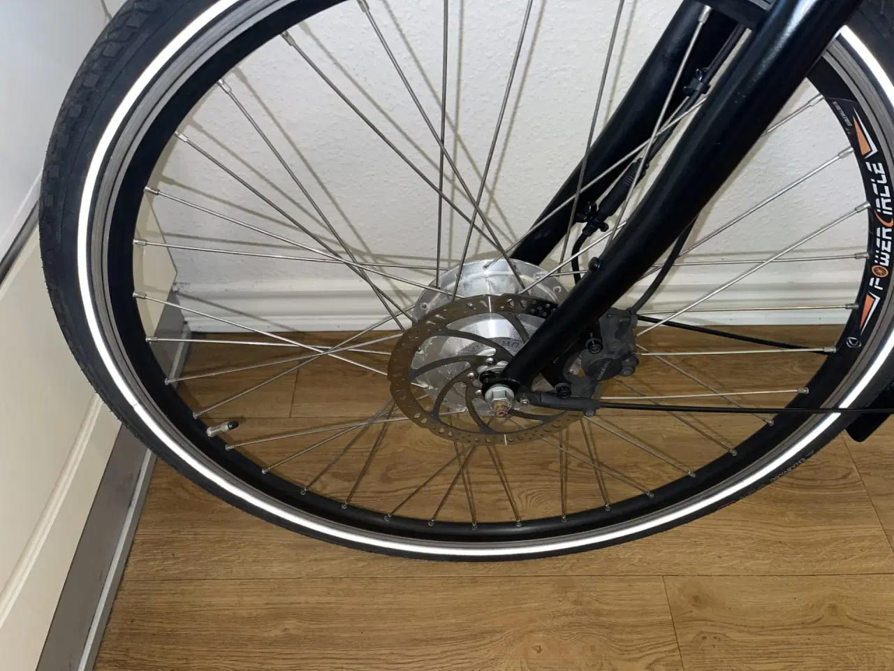 Billede 3 -  flot Gazelle dame elcykel 28"  7 gear. 
