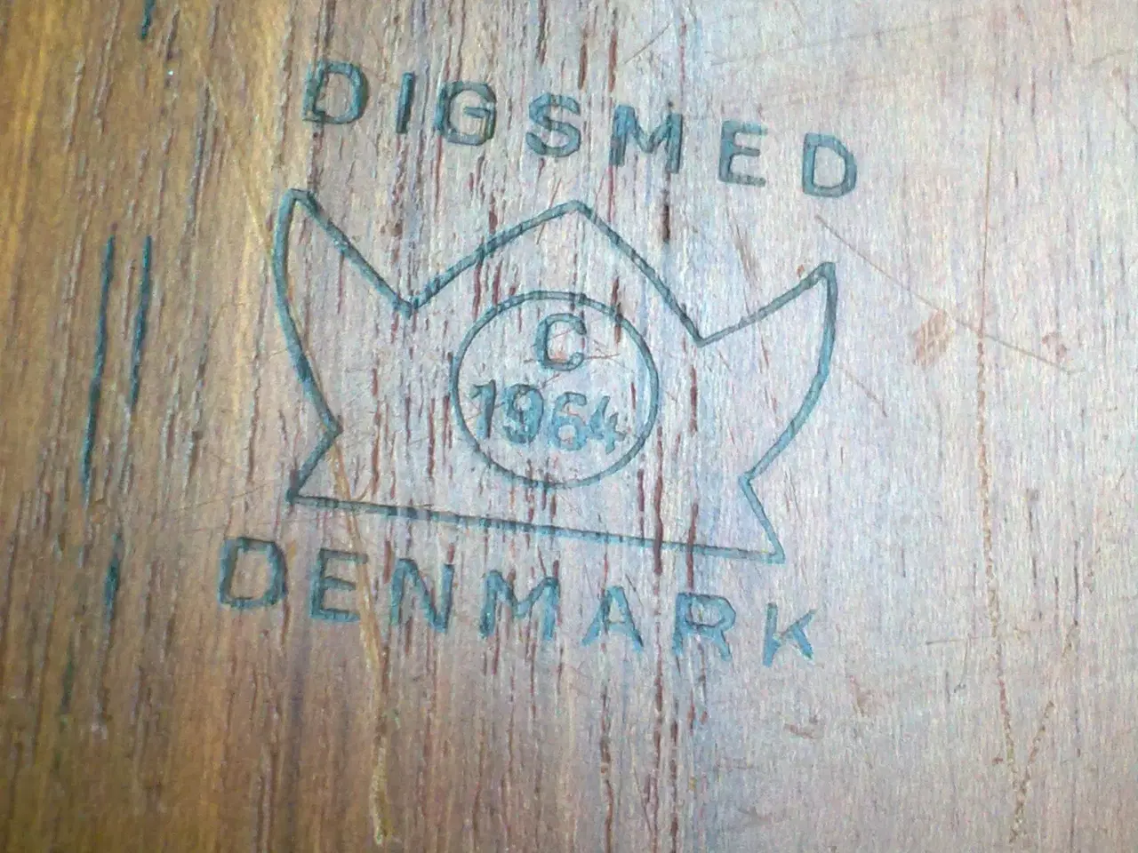 Billede 6 - Digsmed 1964 træskive fad eller dansk VINbakke