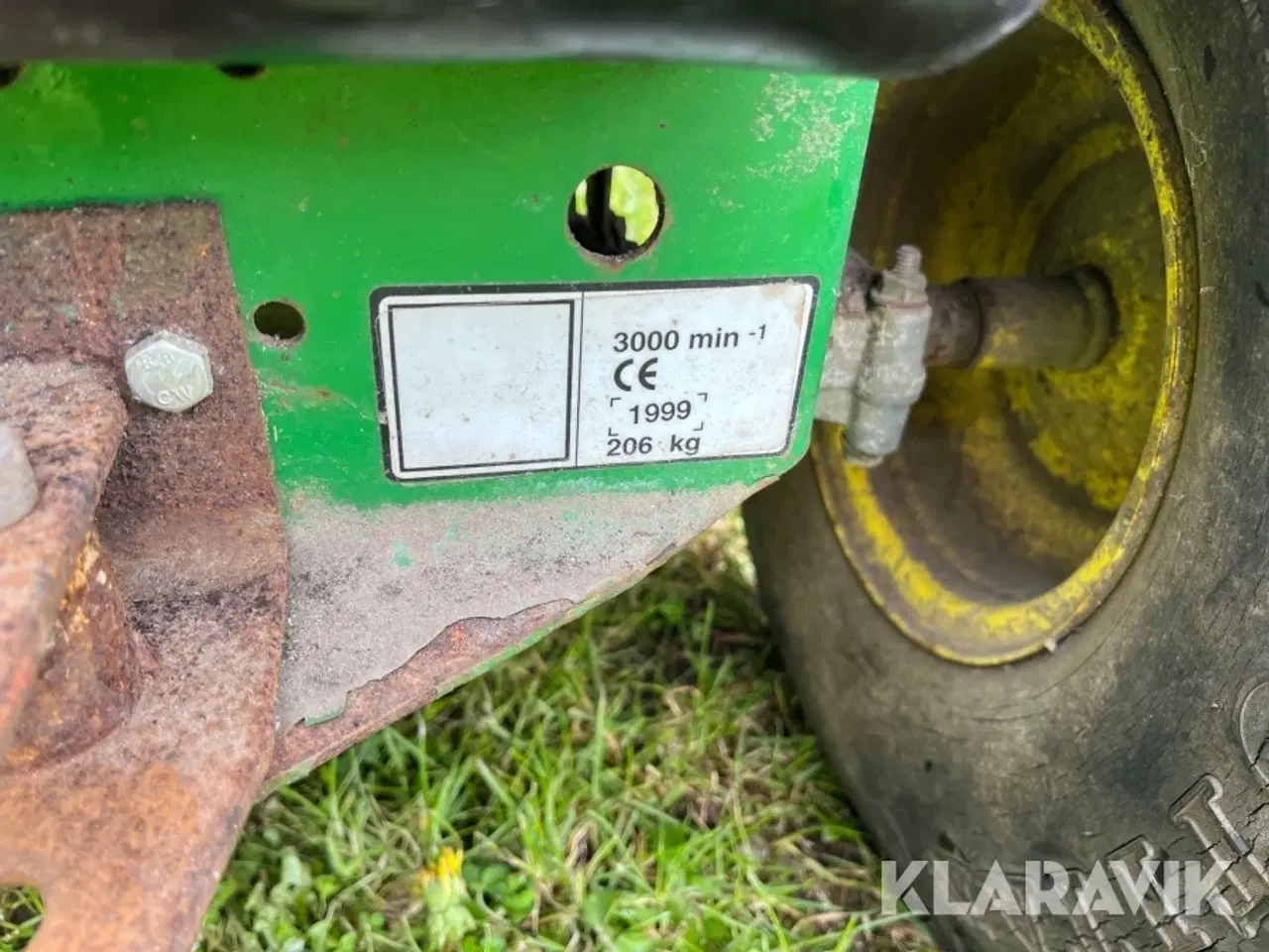 Billede 11 - Græsslåmaskine John Deere LT133