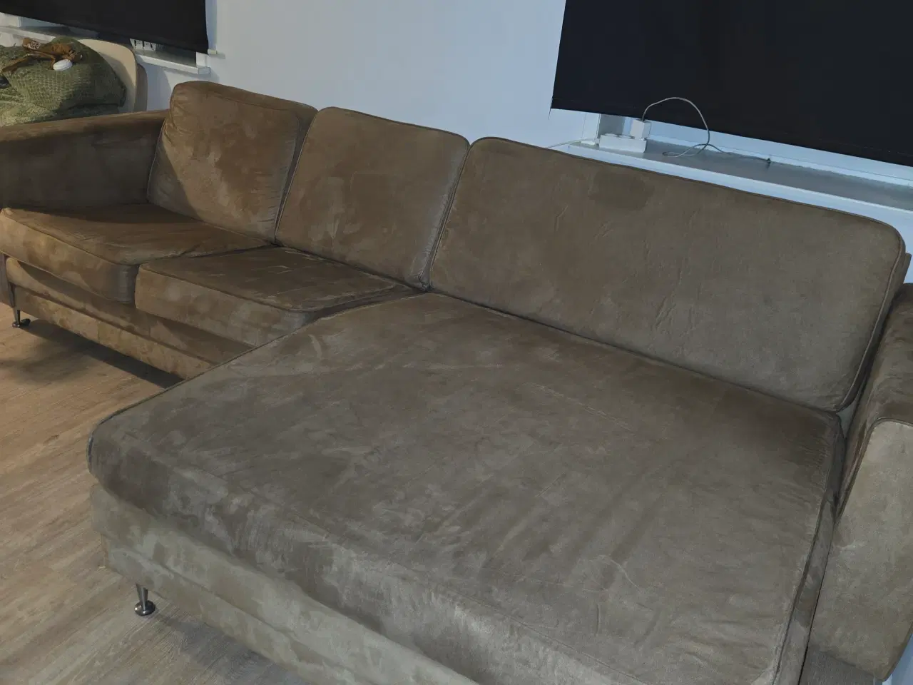 Billede 2 - Skalma brun sofa