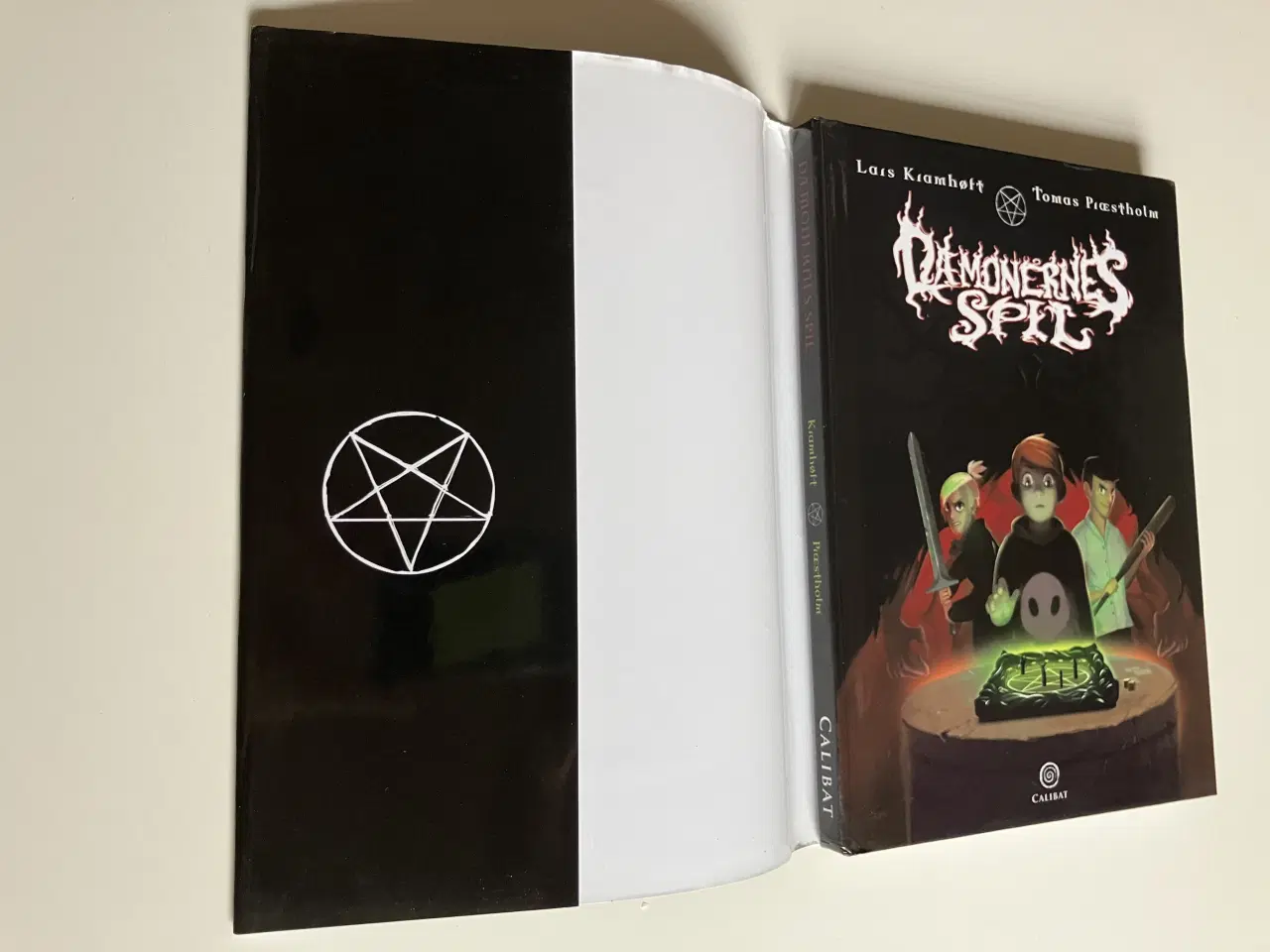 Billede 5 - Dæmonernes spil. Af Lars Kramhøft