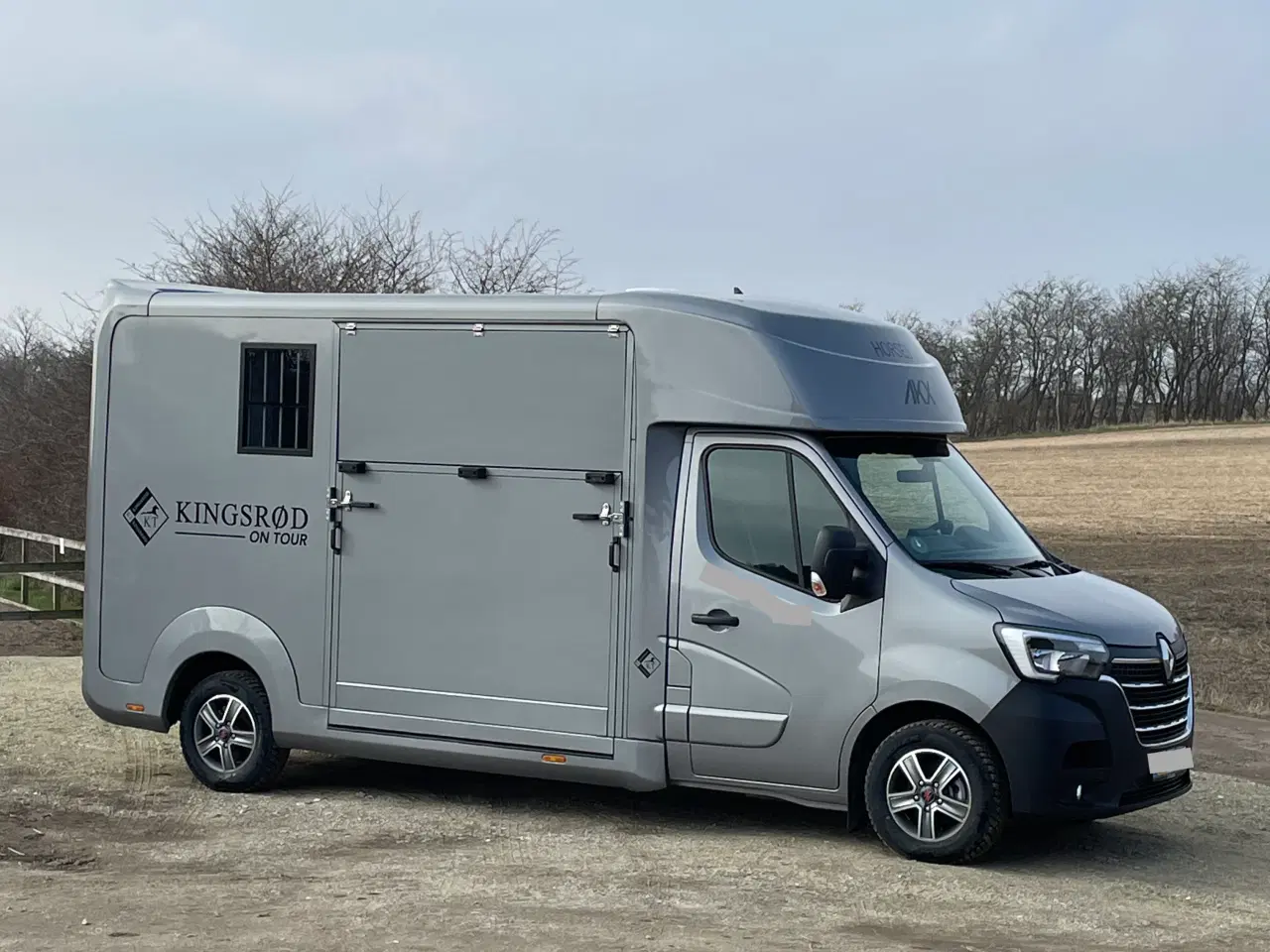 Billede 2 - Renault Master hestetransporter - boks indretning