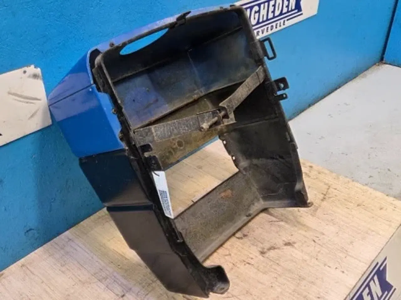 Billede 3 - New Holland 8340 Front Hjelm