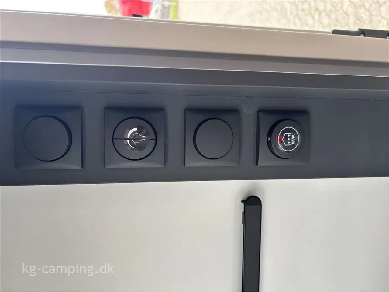 Billede 15 - 2026 - Adria Adora 663 UT Alde Den store nyhed i Adora serien. Enkeltsenge, stort baderum og med Alde centralvarme