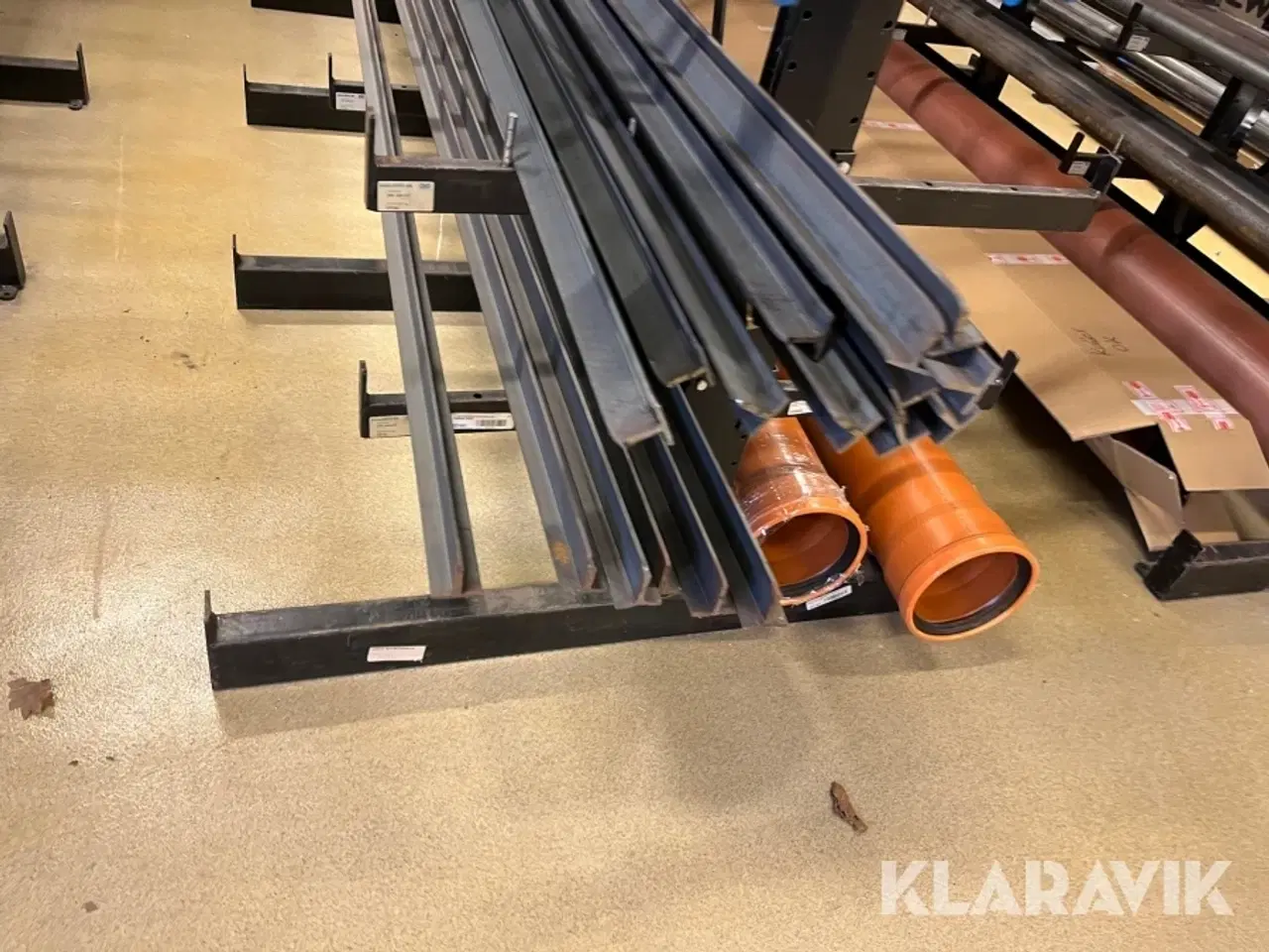 Billede 8 - Grenreol en række