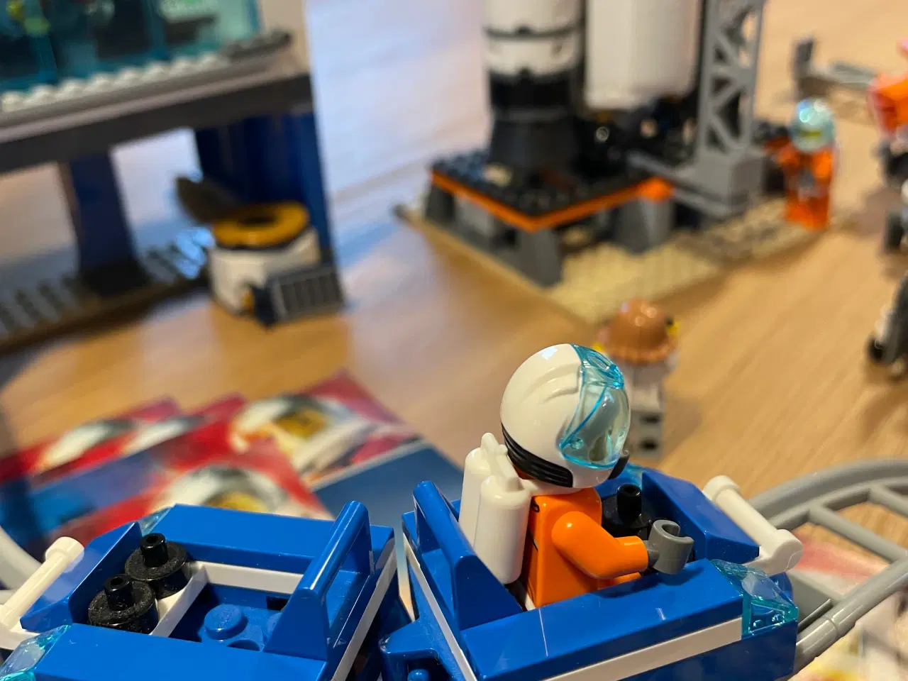 Billede 8 - LEGO CITY Rumraket og affyringscenter