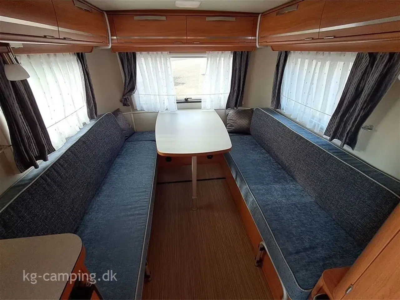 Billede 4 - 2021 - Hymer Touring Triton 420 GT   Super velholdt rejsevogn med TRUMA SX mover