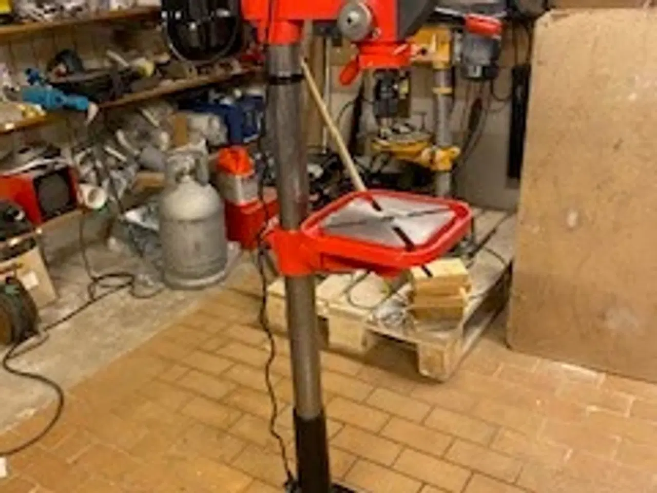 Billede 1 - to år gammel søjleboremaskine
