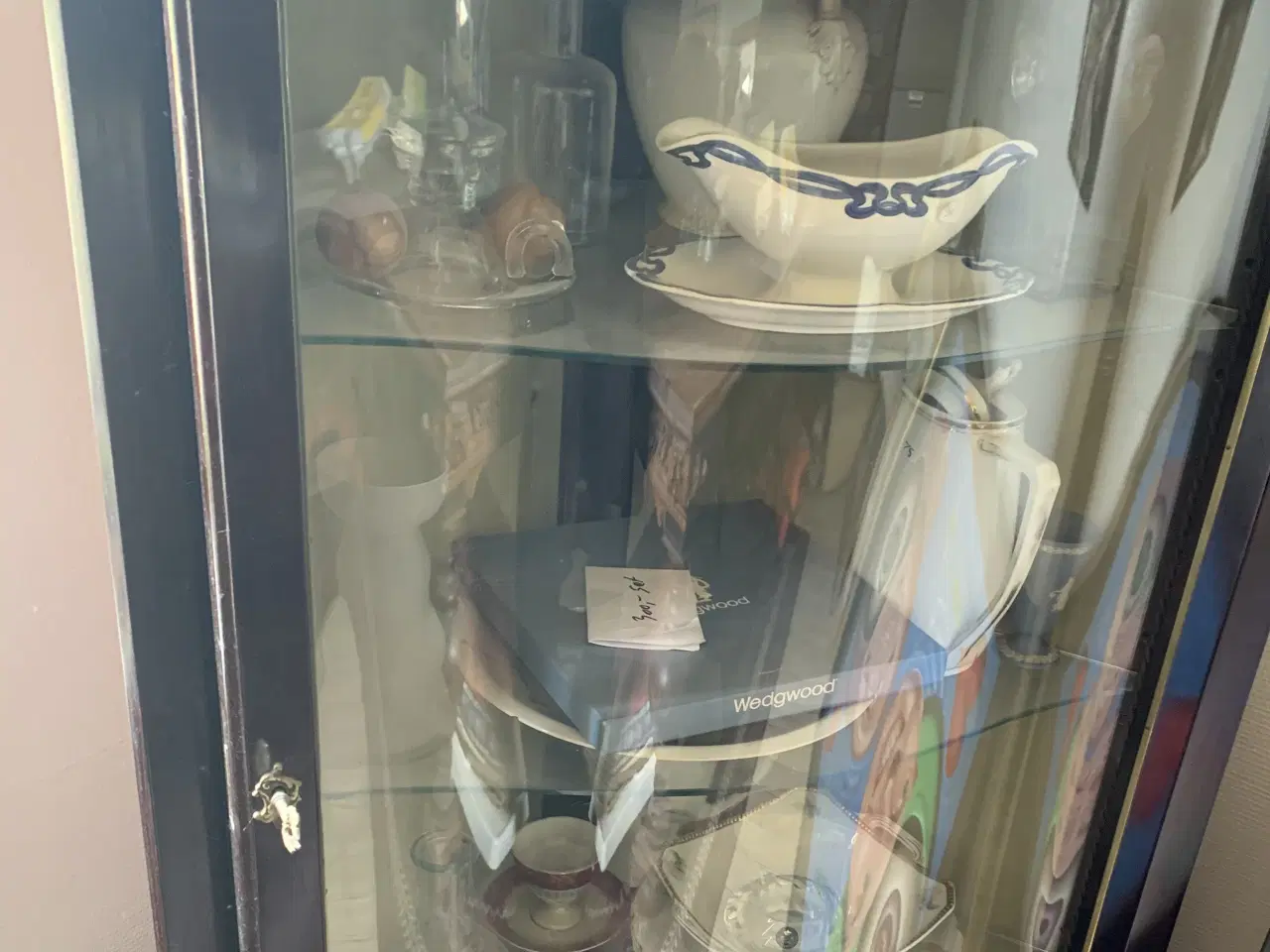 Billede 1 - Gl hjørneskab