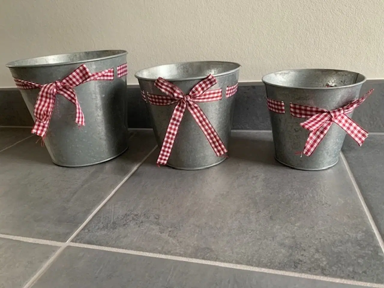 Billede 1 - Zink urtepotteskjulere / spande - 3 stk. NYE
