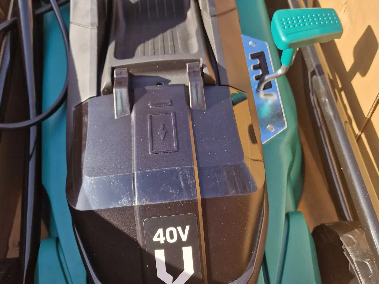 Billede 4 - Vonroc plæneklipper i kasse sælges evt med 