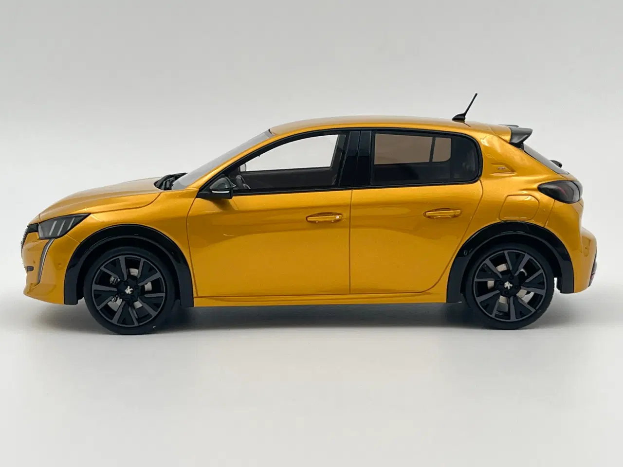 Billede 3 - 2020 Peugeot 208 GT - Limited Edition - 1:18