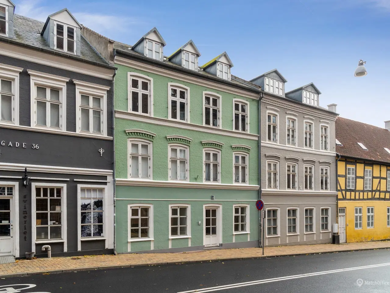 Billede 1 - Nyistandsat kontor/klinik- eller butikslokale på attraktiv gade i Odense midtby udlejes