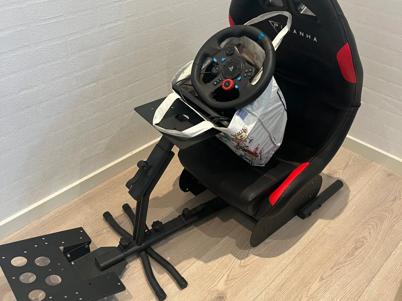 Billede 1 - Piranha racersimulator cockpit (sort)