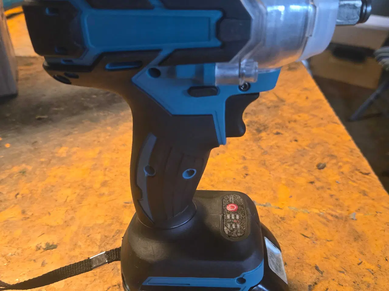 Billede 5 - Slagnøgle til Makita batterier 