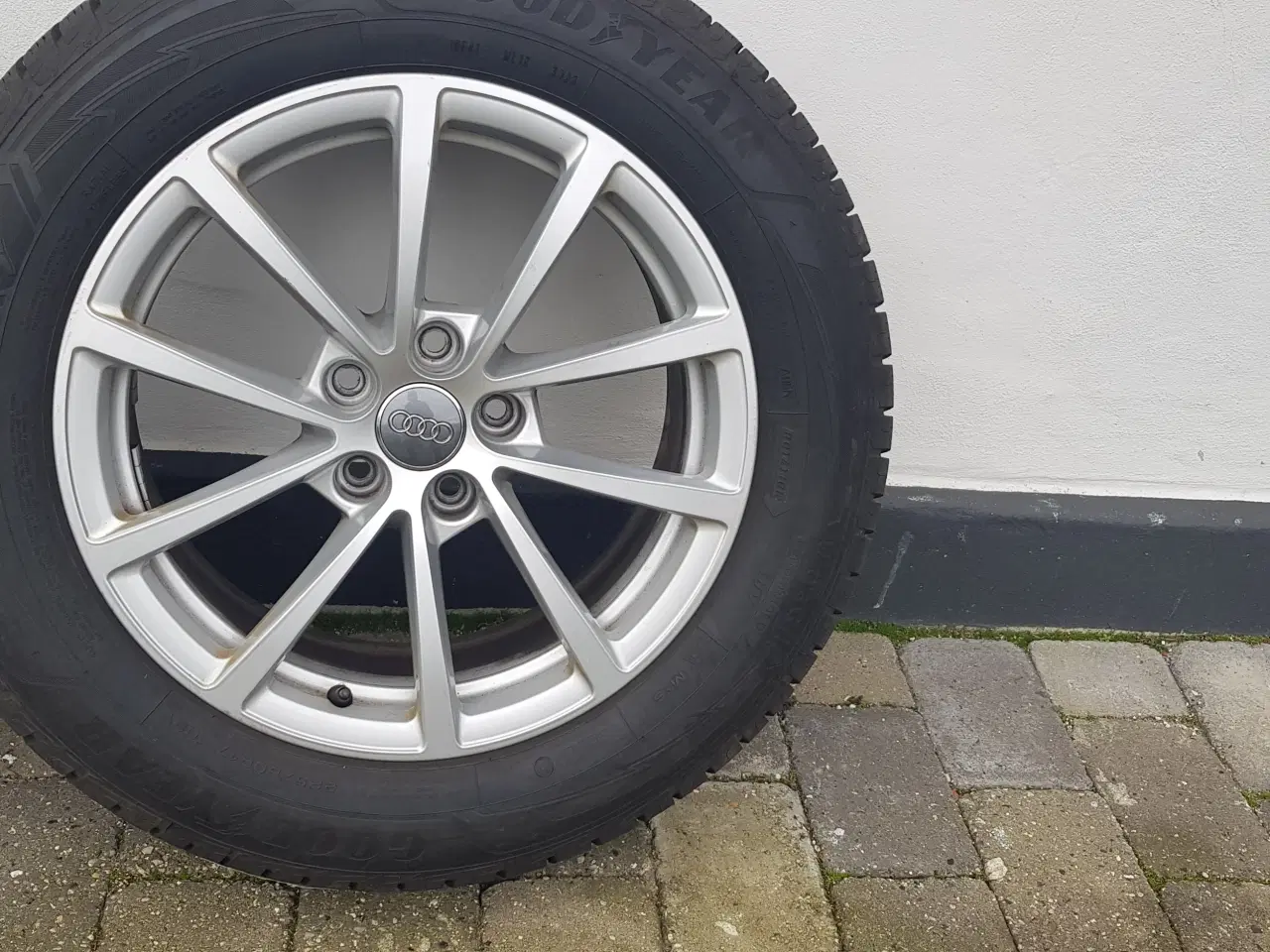 Billede 2 - Vinterdæk 225/60 R17 V103 m. fælge