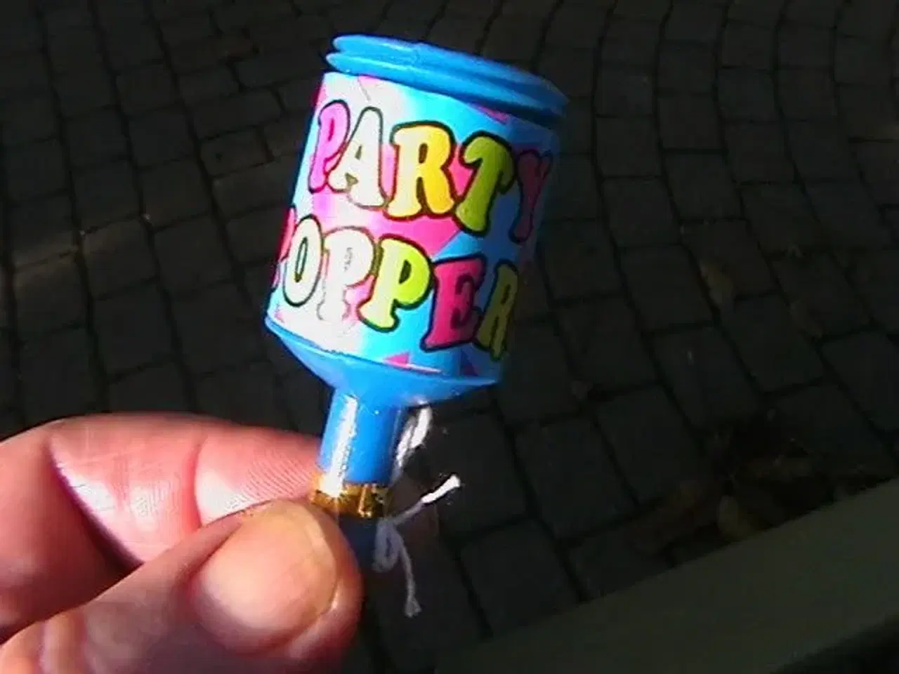 Billede 3 - 28 stk Party Poppers/Champagna Poppers.