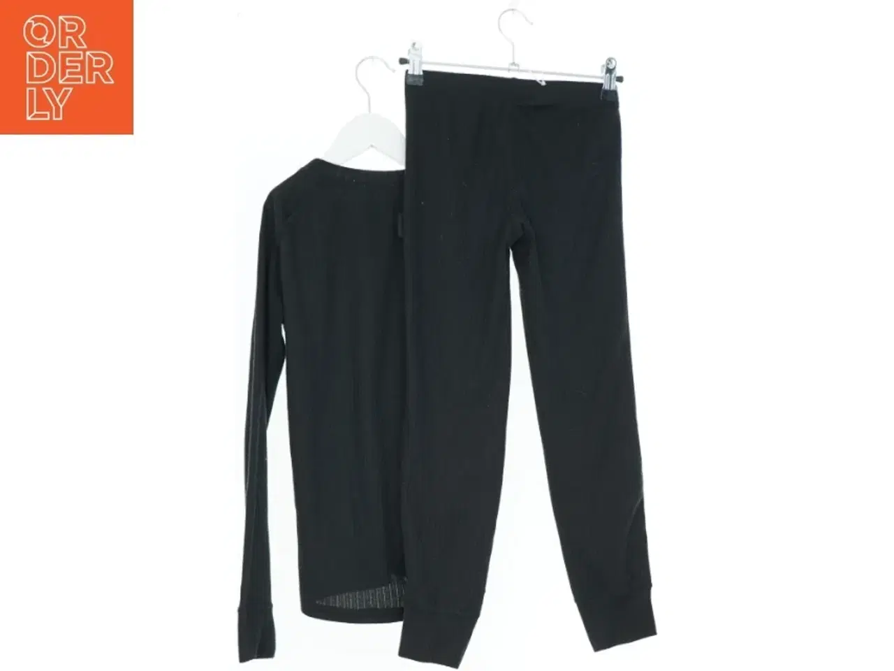 Billede 2 - Sort termoundertøj sæt fra McKinley (str. 140)