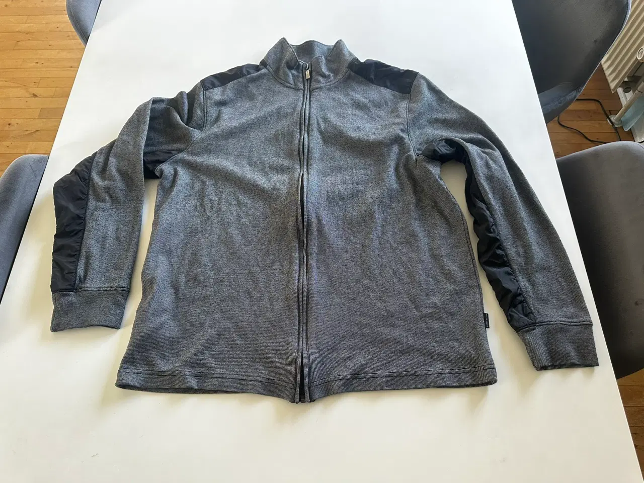 Billede 5 - T-shirts og lette trøjer - Adidas / Perry Ellis 