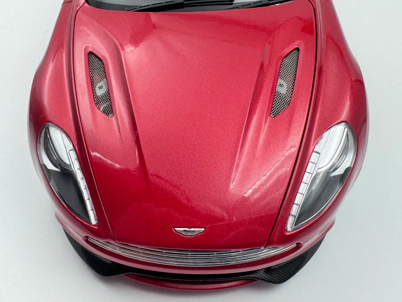 Billede 11 - AUTOart 2015 Aston Martin Vanquish 6.0 V12 1:18