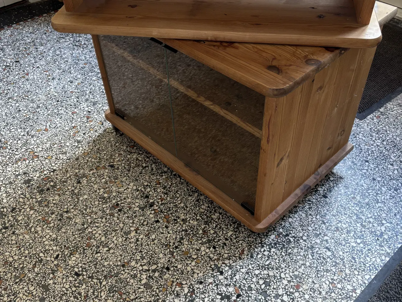 Billede 3 - TV bord i ludbehandlet fyr