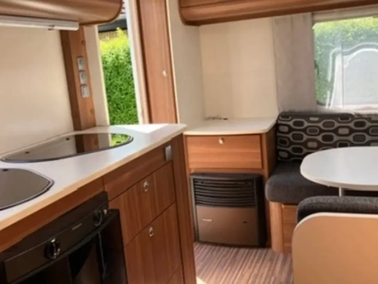 Billede 9 - Adria Altea 462 ps.Egenvægt 950 kg