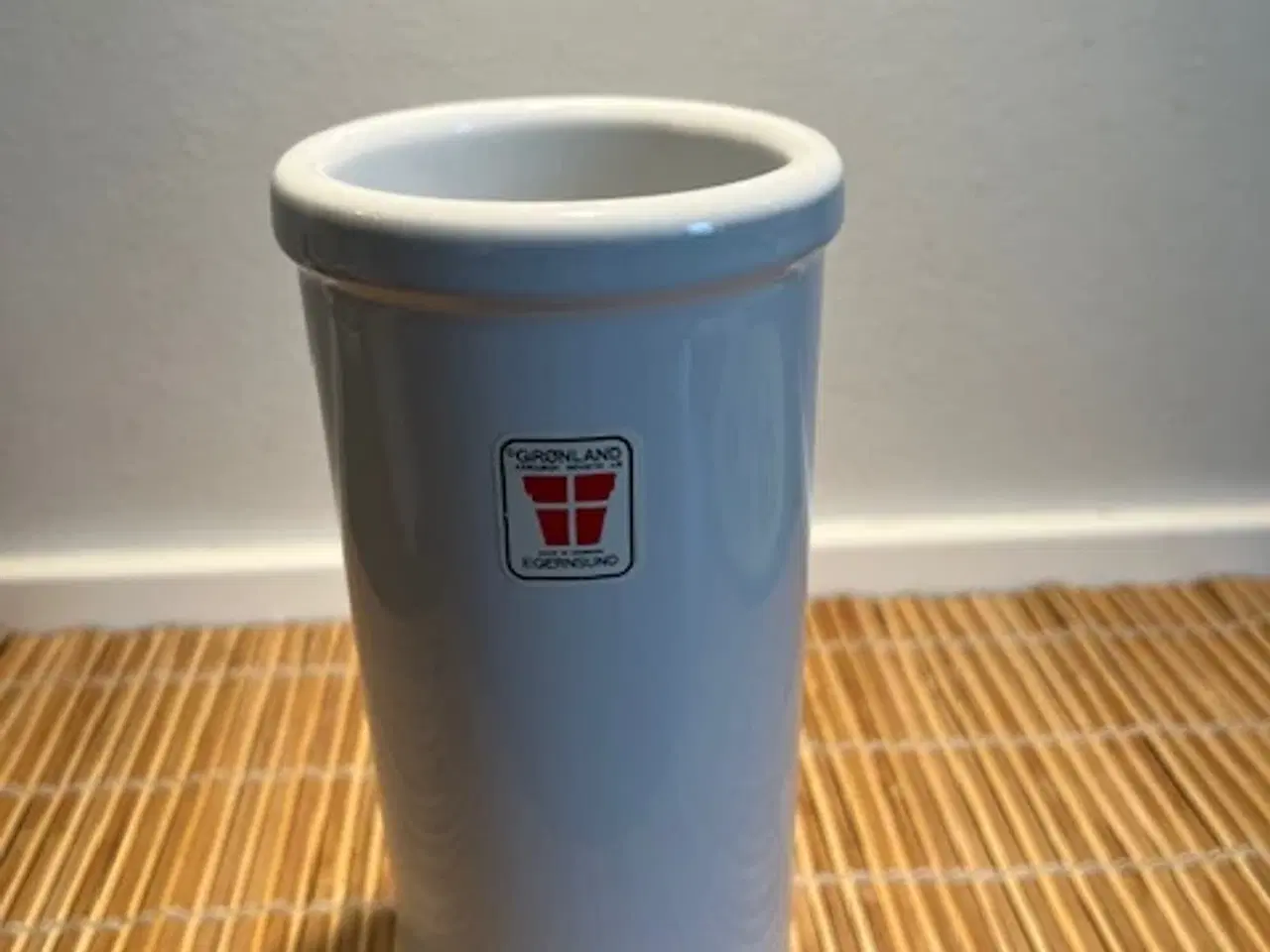 Billede 1 - Klassisk hvid keramikvase fra Grønland Egernsund