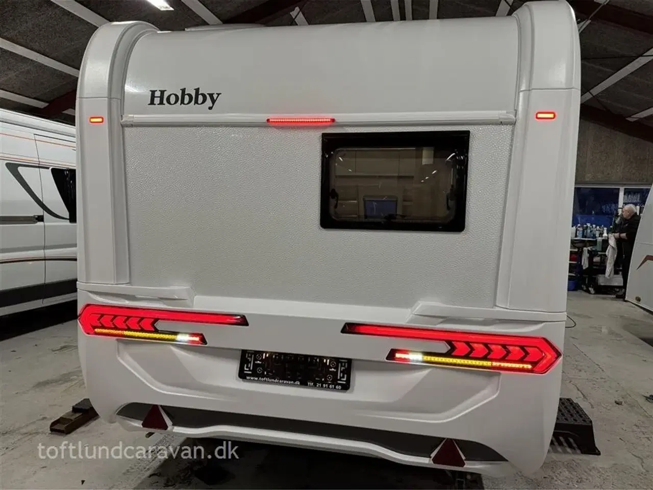 Billede 6 - 2024 - Hobby De Luxe 460 SFf   Sønderjyllands aut. HOBBY forhandler. Midter-placeret dobbeltseng! NU PÅ LAGER TIL OMGÅENDE LEVERING !