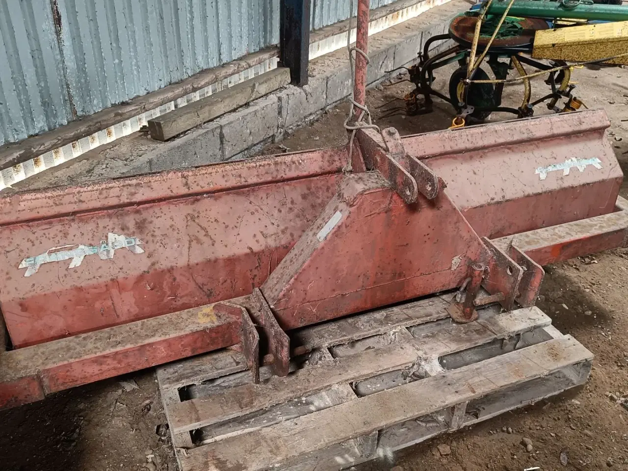 Billede 1 - - - - Fransgård 220 Bagtipskovl