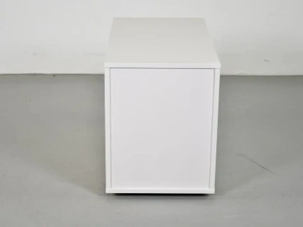 Billede 3 - Hvid skuffekassette med fire skuffer og lås