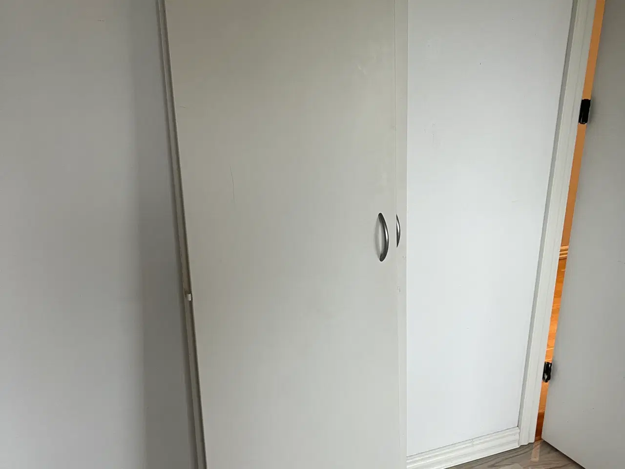 Billede 7 - Gratis garderobeskabe med tilbehør