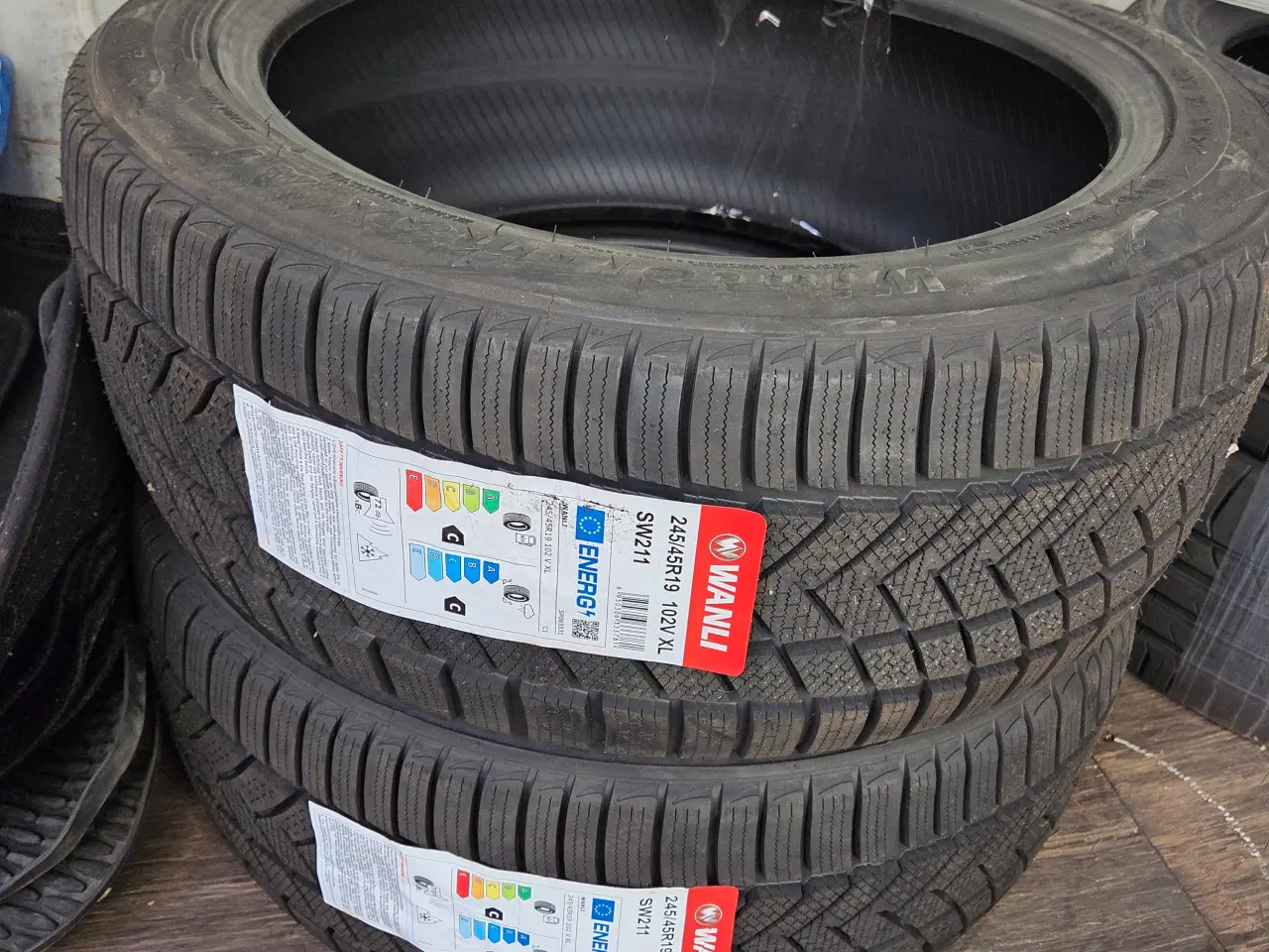 Billede 1 - 2 stk 245/45R19 Vinterdæk