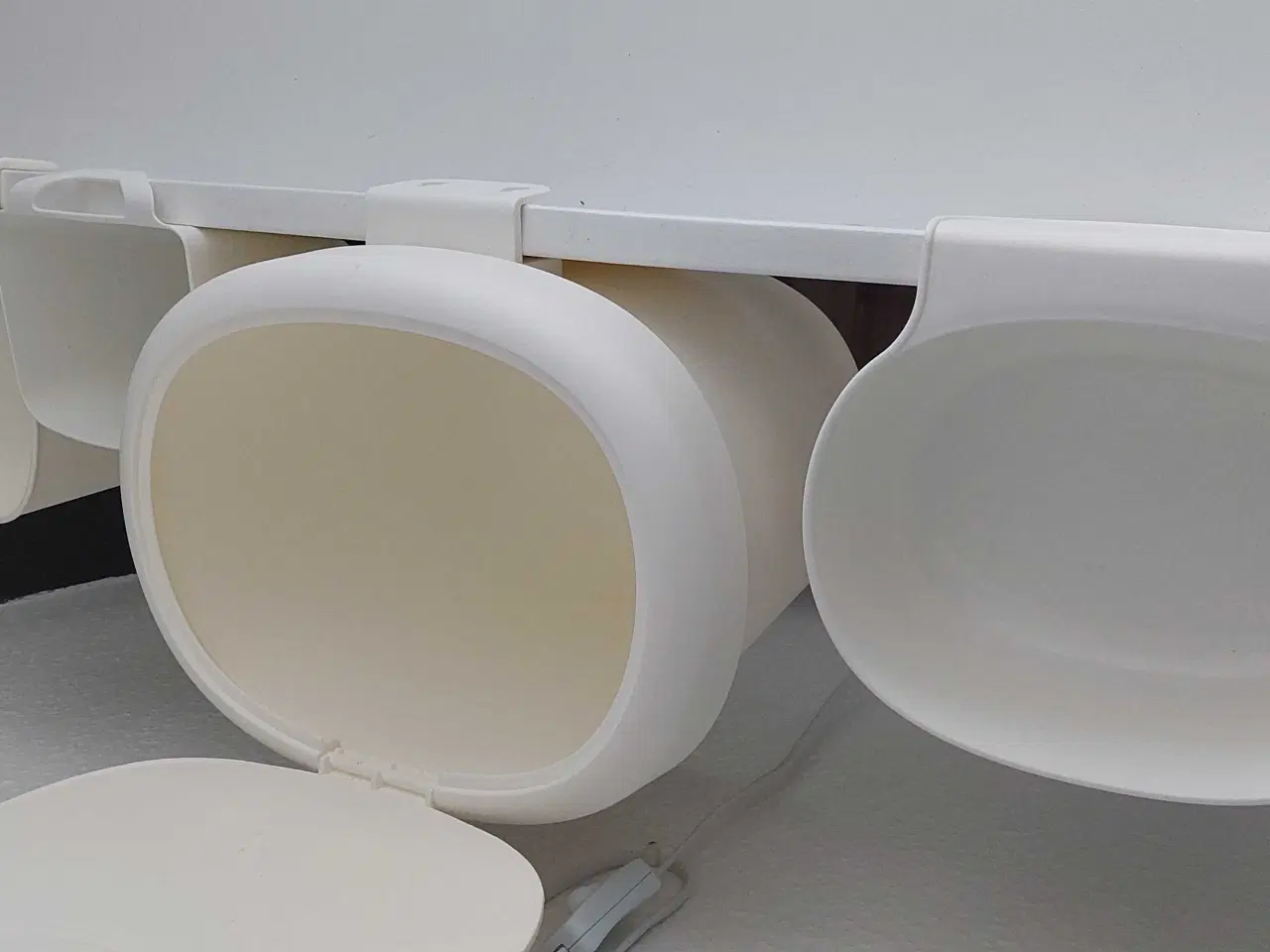 Billede 3 - Puslebord med beholdere