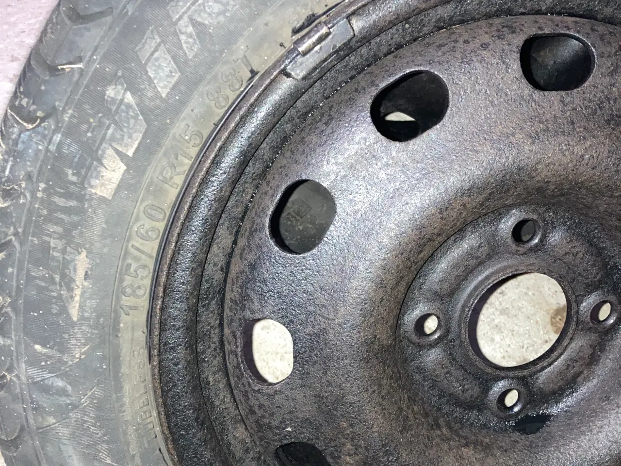 Billede 8 - 15 tommer stålfælge med vinterdæk til Mondeo