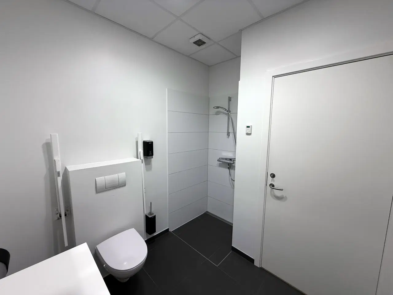 Billede 10 - Nyere stor lyst kontor med egen altan