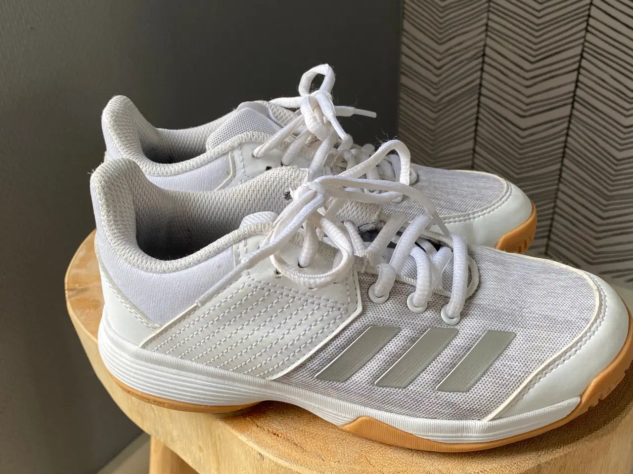 Billede 2 - Adidas håndboldsko str. 32