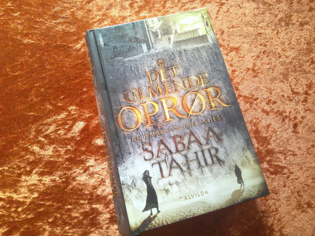 Billede 1 - Det ulmende oprør, Sabaa Tahir,